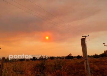 Οι καπνοί έφτασαν και πάνω από την περιοχή της Κοζάνης (φωτ.: pontosnews.gr)