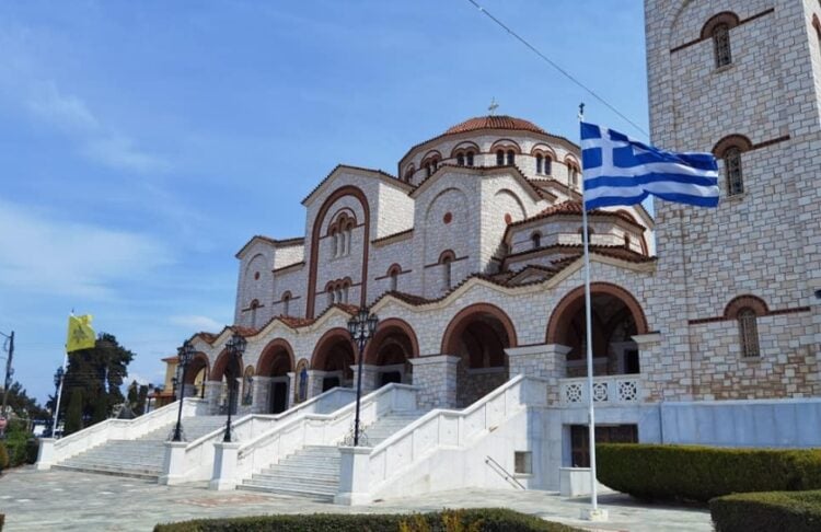 Ο ναός της Παναγίας Φανερωμένης, στη Νέα Μηχανιώνα (φωτ.: facebook/Παναγία Φανερωμένη Νέα Μηχανιώνα)