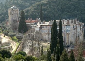 Η ιερά μονή Χιλανδαρίου στο Άγιο Όρος (φωτ.: ΑΠΕ-ΜΠΕ/Νικήτας Κώτσιαρης)