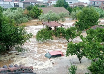 Από την κακοκαιρία στη Μηλίνα Πηλίου (φωτ.: EUROKINISSI / Θανάσης Καλλιάρας)