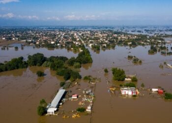 Πλημμυρισμένες περιοχές στο χωριό Παλαμάς του νομού Καρδίτσας (φωτ.: EUROKINISSI/Γιάννης Νικολόπουλος)