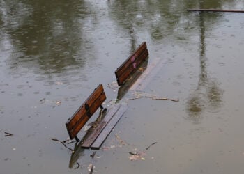 Εικόνα από τη Λάρισα – Στα όρια της υπερχείλισης ο Πηνειός (φωτ.: EUROKINISSI / Λεωνίδας Τζέκας)