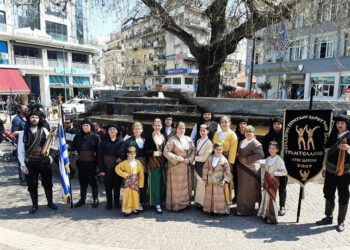 Μέλη του Συλλόγου Ποντίων Χορευτών Ξάνθης «Τραντέλλενες» (πηγή: Facebook)