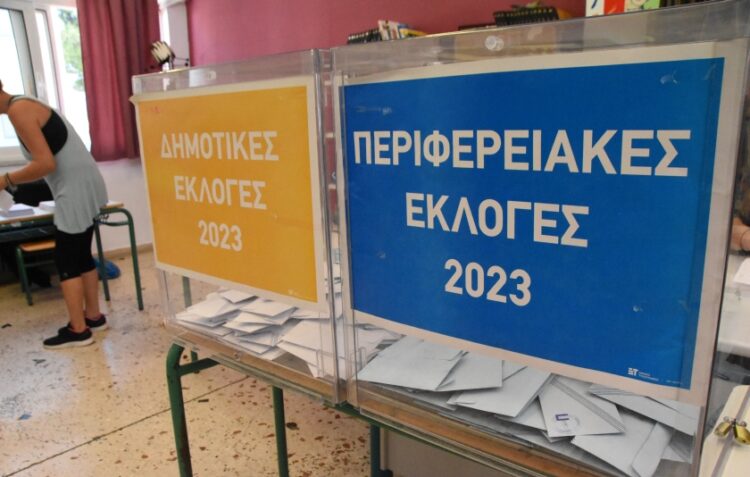 Λίγο πάνω από το 31% αναμένεται να κινηθεί το ποσοστό συμμετοχής στο δεύτερο γύρο των αυτοδιοικητικών εκλογών (φωτ.: EUROKINISSI/Βασίλης Παπαδόπουλος)