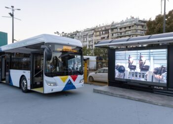 Ένα από τα ηλεκτρικά λεωφορεία που θα κυκλοφορεί στους δρόμους της Θεσαλονίκης (φωτ.: Υπουργείο Μεταφορών και Υποδομών)