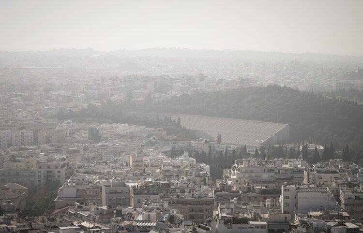 Aφρικανική σκόνη πάνω από την Αθήνα (φωτ. αρχείου: EUROKINISSI / Βασίλης Ρεμπάπης)