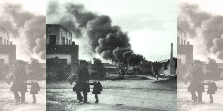 Η Δραπετσώνα στις φλόγες (πηγή: Σπύρος Μελετζής, «Με τους αντάρτες στα βουνά»)