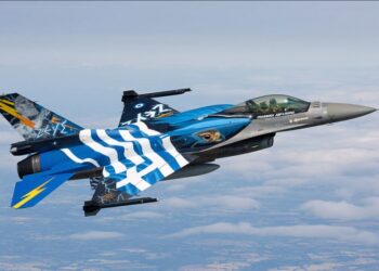 Το αεροσκάφος F-16 της ομάδας «ΖΕΥΣ» της Πολεμικής Αεροπορίας (φωτ.: Πολεμική Αεροπορία)