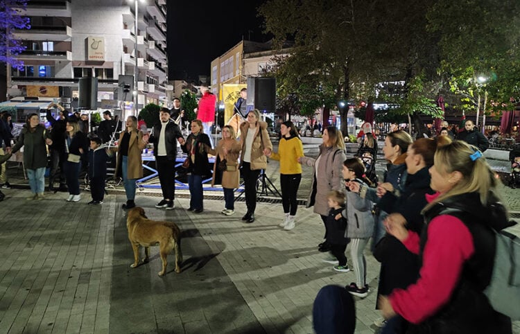 Στην κεντρική πλατεία της Κομοτηνής (φωτ.: facebook / Sakis Antoniou)