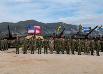 Οι συμμετέχοντες στο διαγωνισμό ουλαμών αρμάτων μονάδων τεθωρακισμένων (φωτ.: ΥΠΕΘΑ)