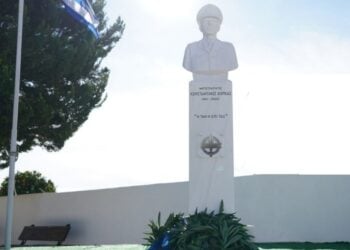 Η προτομή του Ιερολοχίτη και καταδρομέα στρατηγού Κωνσταντίνου Κόρκα, στην Πουλίτσα Κορινθίας (φωτ.: ΑΠΕ- ΜΠΕ/ Γρ. Τύπου ΓΕΕΘΑ /STR)