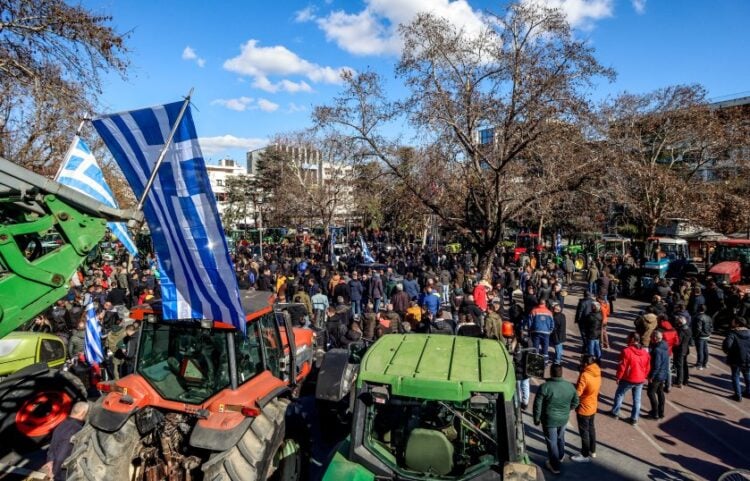 Στιγμιότυπο από τη συγκέντρωση των αγροτών στην κεντρική πλατεία της Λάρισας (φωτ.: EUROKINISSI)