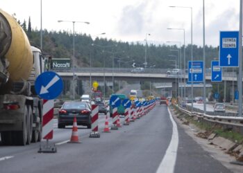 Τα έργα του flyover στην περιφερειακή οδό της Θεσσαλονίκης δημιουργούν κυκλοφοριακό έμφραγμα στους δρόμους της πόλης κατά τις ώρες αιχμής (φωτ.: ΜΟΤΙΟΝΤΕΑΜ/Βασίλης Βερβερίδης)