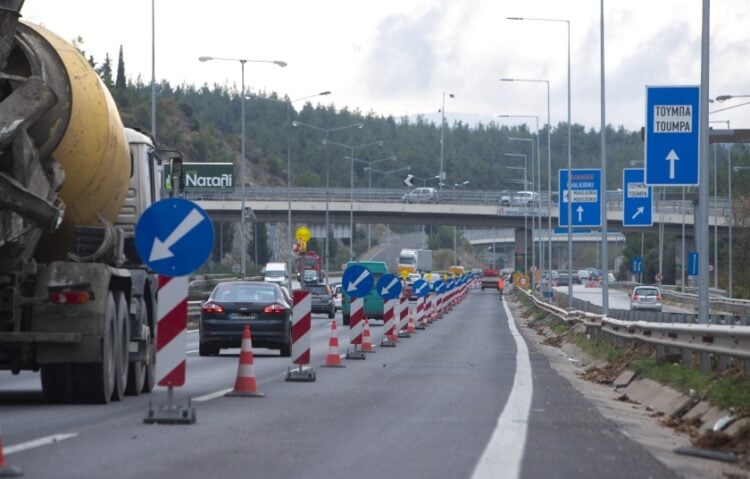 Τα έργα του flyover στην περιφερειακή οδό της Θεσσαλονίκης δημιουργούν κυκλοφοριακό έμφραγμα στους δρόμους της πόλης κατά τις ώρες αιχμής (φωτ.: ΜΟΤΙΟΝΤΕΑΜ/Βασίλης Βερβερίδης)