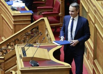 Ο Κυριάκος Μητσοτάκης στη Βουλή όπου συζητείται η πρόταση δυσπιστίας (φωτ.: Γιώργος Κονταρίνης/EUROKINISSI)