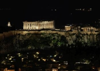 Η «Ώρα της Γης» στην Ακρόπολη (φωτ.: Γιώργος Κονταρίνης / EUROKINISSI)