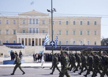 Εικόνα από τη στρατιωτική παρέλαση στο Σύνταγμα, πέρυσι, κατά την εθνική επέτειο της 25ης Μαρτίου 1821 (φωτ.: ΑΠΕ-ΜΠΕ/ Γρ. Τύπου Πρωθυπουργού/Δημήτρης Παπαμήτσος)