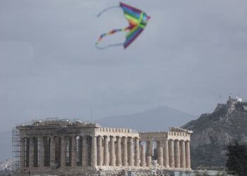 Κούλουμα στον λόφο του Φιλοπάππου από τον δήμο Αθηναίων, Καθαρά Δευτέρα 27 Φεβρουαρίου 2023. (Φωτ.: Eurokinissi/Βασίλης Ρεμπάπης)