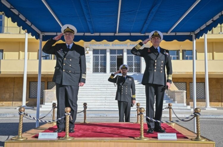 Οι αρχηγοί ΓΕΝ Ελλάδος και Βουλγαρίας (φωτ.: hellenicnavy.gr)