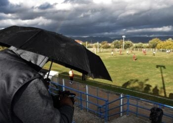 Μαύρα σύννεφα στον ουρανό της Αργολίδας στη διάρκεια της κακοκαιρίας «Bettina» (φωτ.: EUROKINISSI/Βασίλης Παπαδόπουλος)