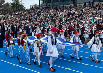 Νιάτα και περηφάνεια στην παρέλαση για την 25η Μαρτίου στη Μελβούρνη (φωτ.: Facebook / Κώστας Βλάσης)