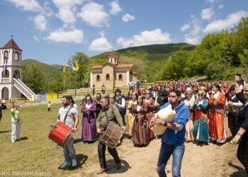 Κάπως έτσι ξεκινούν συνήθως τα γλέντια στα παρχάρια του Οχυρού Νυμφαίας (φωτ.: Facebook / Παρχάρια Οχυρού Νυμφαίου Ροδόπης)