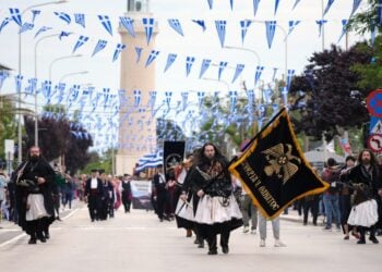 Στιγμιότυπο από την παρέλαση στο πλαίσιο των εορταστικών εκδηλώσεων «Ελευθέρια 2024», στην Αλεξανδρούπολη (φωτ.: ΑΠΕ-ΜΠΕ/Δημήτρης Αλεξούδης)