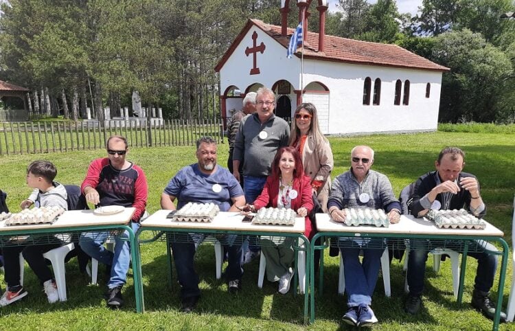 Στιγμιότυπο από τις περιφερειακές αυγομαχίες στα Λευκόγεια Δράμας (φωτ.: Facebook / Dimitris Apostolidis)