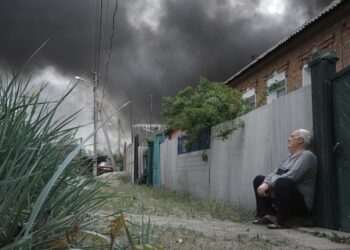 Ρωσικοί βομβαρδισμοί στο Χάρκοβο (φωτ.: EPA / George Ivanchenko)