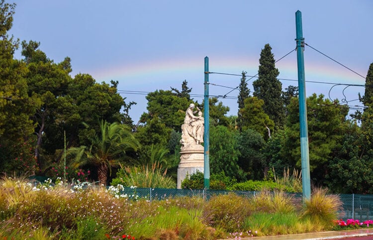 Ανοιξιάτικο ουράνιο τόξο στην Αθήνα (φωτ.: EUROKINISSI / Γιάννης Παναγόπουλος)