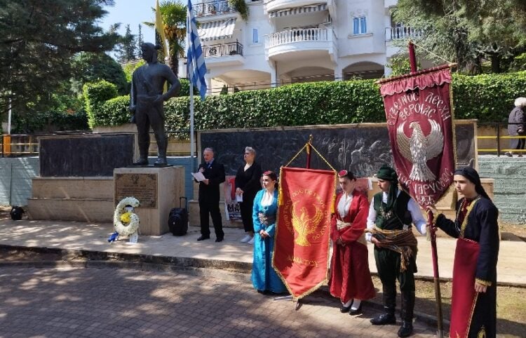 Στιγμιότυπο από την εκδήλωση μνήμης που έγινε το 2023 στην Πλατεία Καπετανίδη στη Βέροια (φωτ.: Facebook / Εύξεινος Λέσχη Βέροιας)