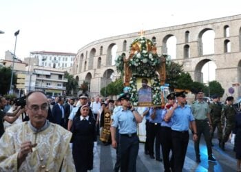 Λατρευτικές εκδηλώσεις στην Καβάλα για την γιορτή του πολιούχου Αποστόλου Παύλου (φωτ.:ΑΠΕ-ΜΠΕ)