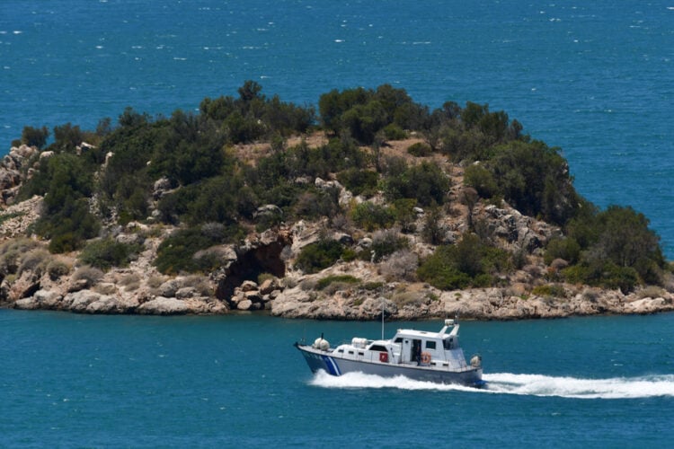 Σκάφος του Λιμενικού Σώματος - Ελληνική Ακτοφυλακή σε περιπολία (φωτ.: ΑΠΕ-ΜΠΕ / Ευάγγελος Μπουγιώτης)