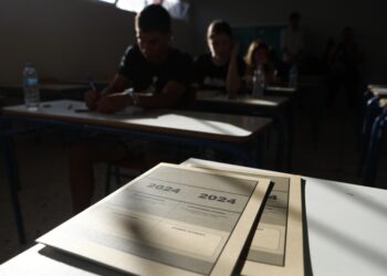 Ανάμεσα στις οδηγίες αναφέρεται ότι στα σχολεία θα πρέπει να χρησιμοποιηθούν, όπου υπάρχει δυνατότητα, σκιερές και δροσερές αίθουσες, καθώς και αίθουσες που διαθέτουν κλιματιστικά, ανεμιστήρες δαπέδου (φωτ.: EUROKINISSI/Σωτήρης Δημητρόπουλος)