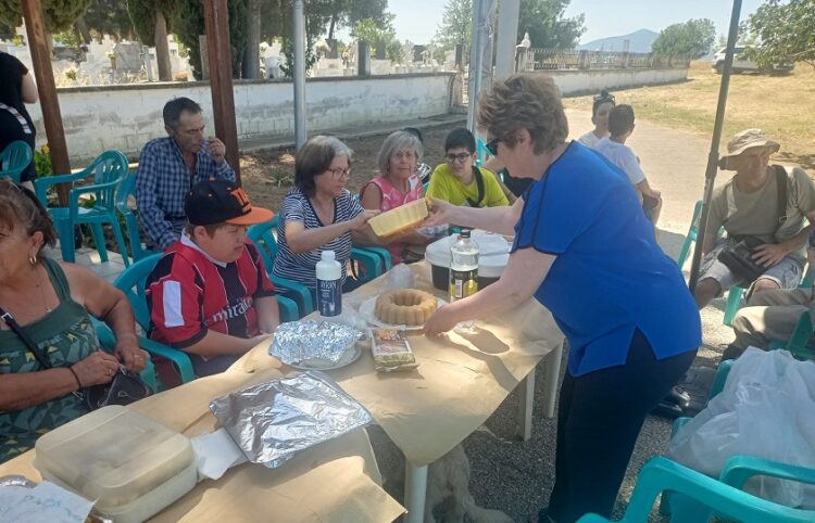 Δευτέρα του Αγίου Πνεύματος στο κοιμητήριο του Θρυλορίου (φωτ.: Facebook / Dimitris Apostolidis)