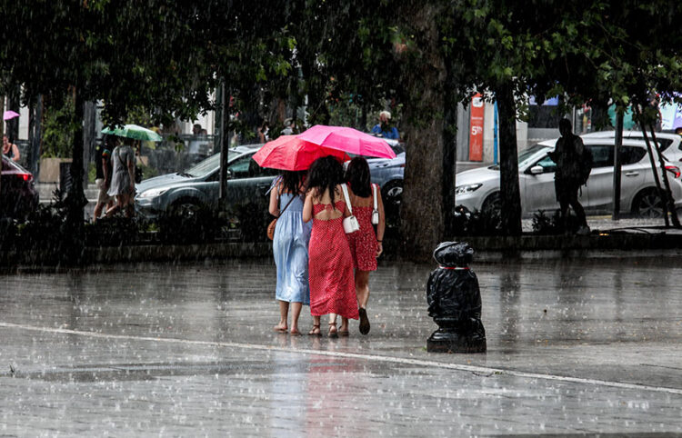 Βροχή στην Αθήνα (φωτ.: EUROKINISSI / Μαριάνθη Τσομπανοπούλου)