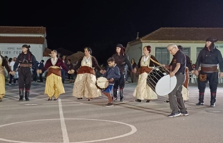 (Φωτ.: facebook/Ποντιακός σύλλογος Λουδία «Οι αετοί του Πόντου»)