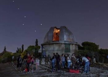 Αστροπαρατήρηση στο Εθνικό Αστεροσκοπείο Αθηνών (φωτ.: ΑΠΕ-ΜΠΕ)