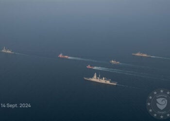 Τα πλοία της αποστολής για τη διάσωση του «Sounion»  (φωτ.: EUNAVFOR ASPIDES)