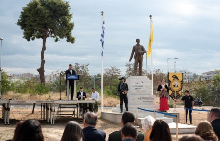 Ο δήμαρχος Παύλου Μελά στο βήμα στη διάρκεια της τιμητικής εκδήλωσης (φωτ.: Δήμος Παύλου Μελά)