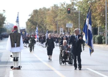 Στιγμιότυπο από την περσινή παρέλαση της 28ης Οκτωβρίου στη Θεσσαλονίκη (φωτ.: ΜΟΤΙΟΝΤΕΑΜ/Βασίλης Βερβερίδης)