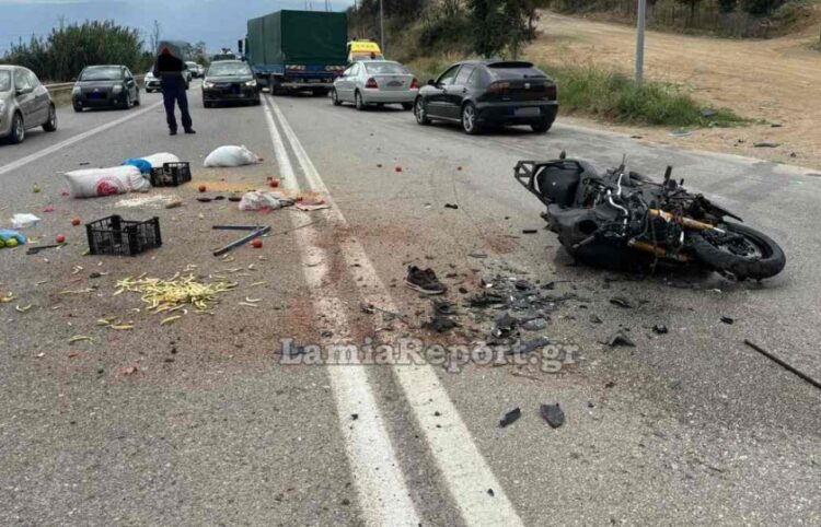 Το σημείο στο οποίο σημειώθηκε το τραγικό τροχαίο (φωτ.: LamiaReport.gr)