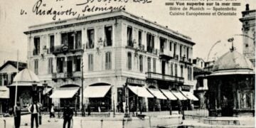 Καρτ ποστάλ του 1909 με το ξενοδοχείο «Όλυμπος Παλάς», η οποία ταχυδρομήθηκε στη Γερμανία (φωτ.: facebook/ΕΦΕΘ - Ελληνική Φιλοτελική Εταιρεία Θεσσαλονίκης)