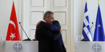 Χακάν Φιντάν και Γιώργος Γεραπετρίτης κατά την πρόσφατη συνάντησή τους στην Αθήνα 
(φωτ.: EUROKINISSI / Σωτήρης Δημητρόπουλος)