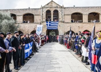 Πλήθος κόσμου συγκεντρώθηκε στη Μονή Αρκαδίου για τις εορταστικές εκδηλώσεις (φωτ.: Γραφείο Τύπου Προεδρίας της Δημοκρατίας/Θοδωρής Μανωλόπουλος)