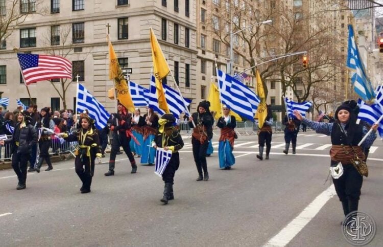 Στιγμιότυπο από παρέλαση ομογενών στη Νέα Υόρκη (φωτ.: facebook/Philo4Thought Inc.)