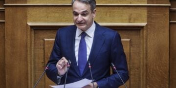 Ο πρωθυπουργός Κυριάκος Μητσοτάκης μιλά στην Ολομέλεια της Βουλής του σχεδίου νόμου του Υπουργείου Εθνικής Οικονομίας και Οικονομικών «Κύρωση του Κρατικού Προϋπολογισμού οικονομικού έτους 2025», Κυριακή 15 Δεκεμβρίου 2024. (Φωτ.: Eurokinissi/Δήμητρα Κούτρα)