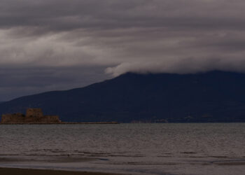 Τσουχτερό κρύο και έντονη συννεφιά στην ευρύτερη περιοχή της Αργολίδας (φωτ.: ΑΠΕ-ΜΠΕ / Ευάγγελος Μπουγιώτης)