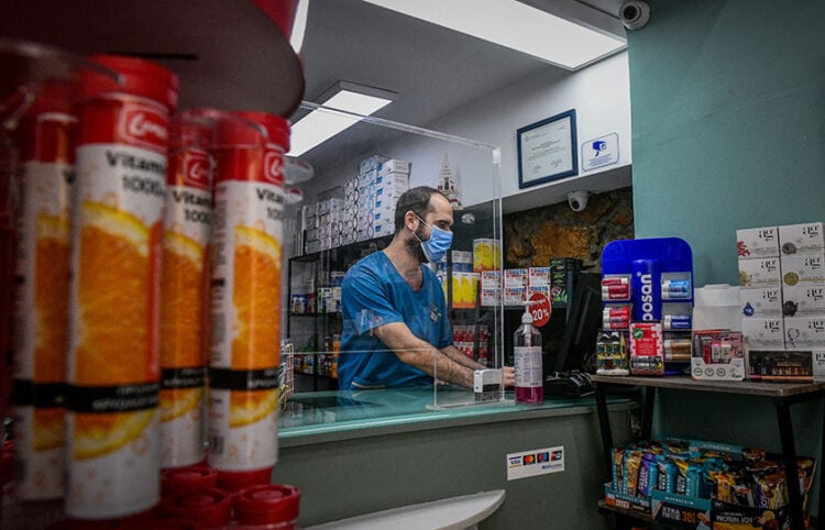 Συνήθως σε περιόδους έξαρσης των λοιμώξεων παρατηρούνται ελλείψεις σε φάρμακα (φωτ.: EUROKINISSI / Τατιάνα Μπόλαρη)