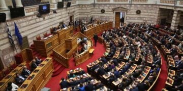 Εικόνα από τη Βουλή όπου πραγματοποιήθηκε η δεύτερη ονομαστική ψηφοφορία, σύμφωνα με τις διατάξεις του Συντάγματος και του Κανονισμού του Κοινοβουλίου, για την εκλογή Προέδρου της Δημοκρατίας (φωτ.: ΑΠΕ-ΜΠΕ/ Αλέξανδρος Βλάχος)